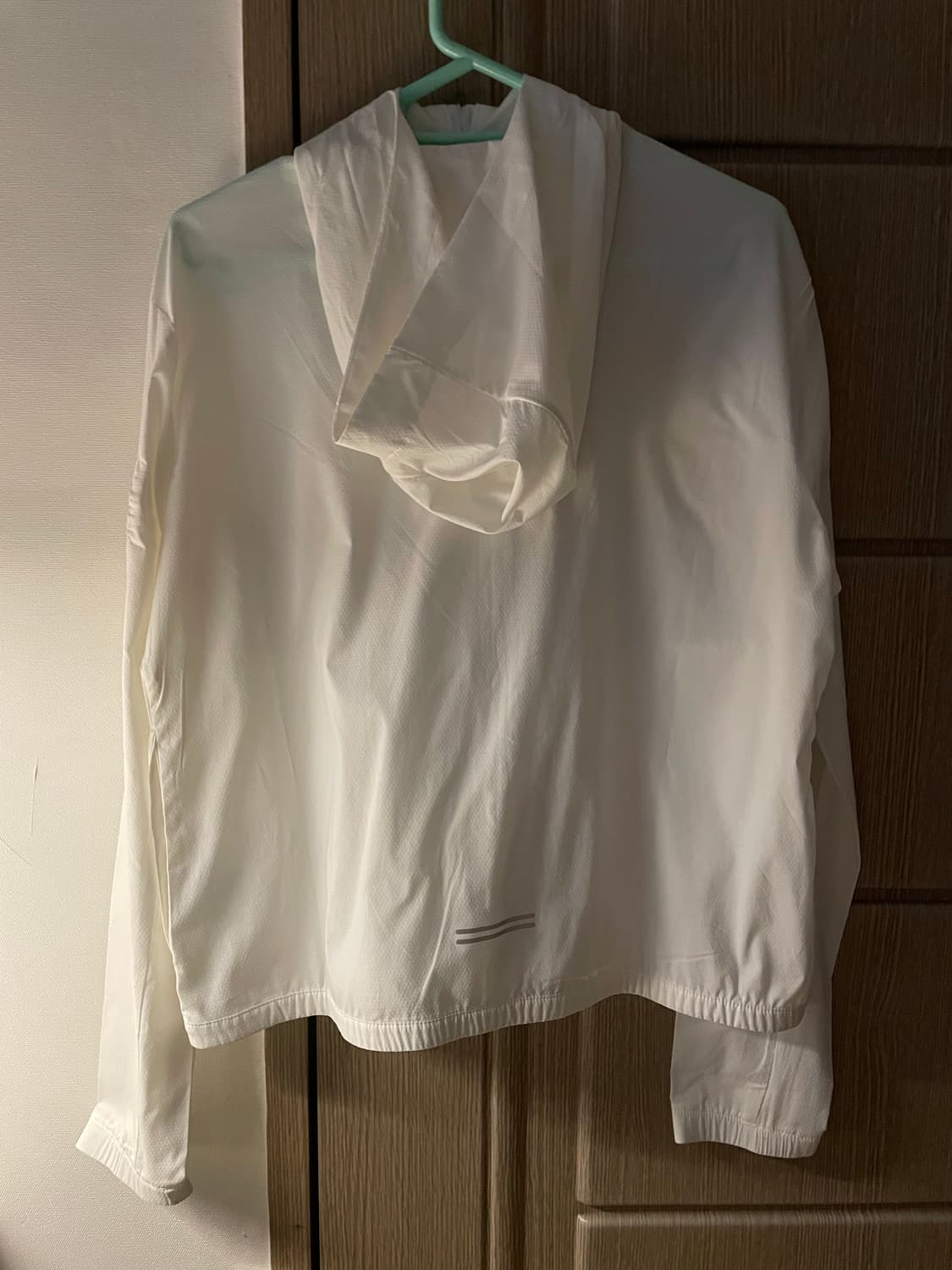 나이키 임파서블 라이트 후드 러닝 자켓 상품이미지2