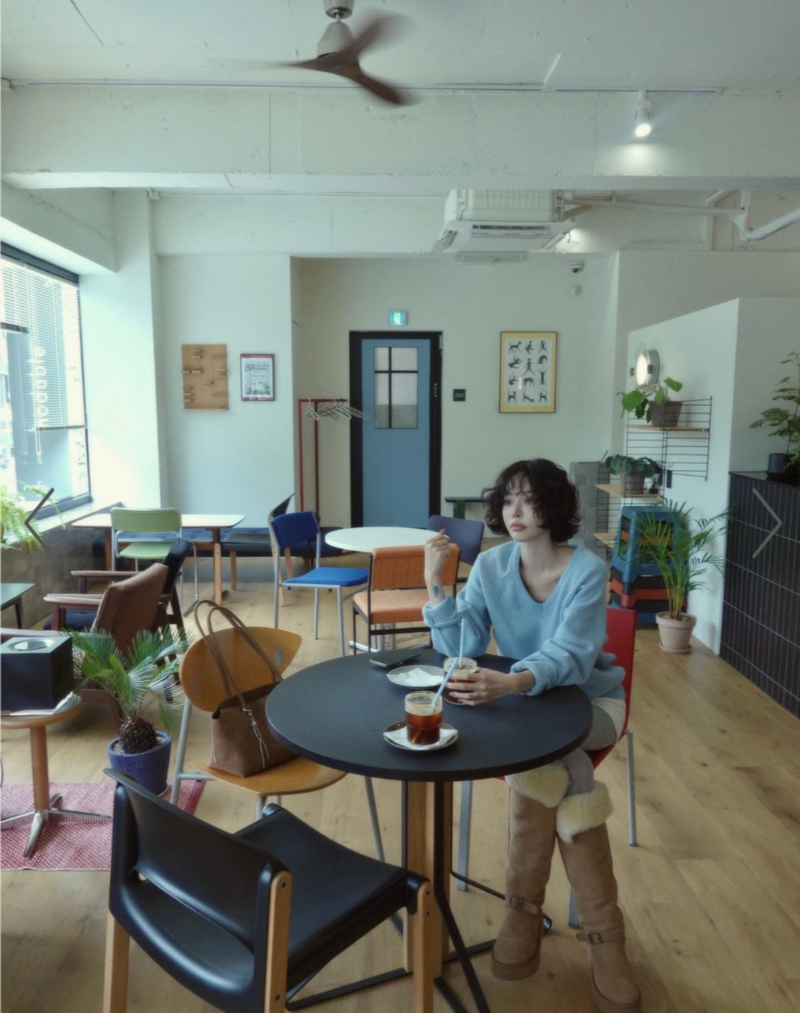 페일제이드 스카이블루 울 오버핏 브이넥 니트 하늘색 상품이미지7