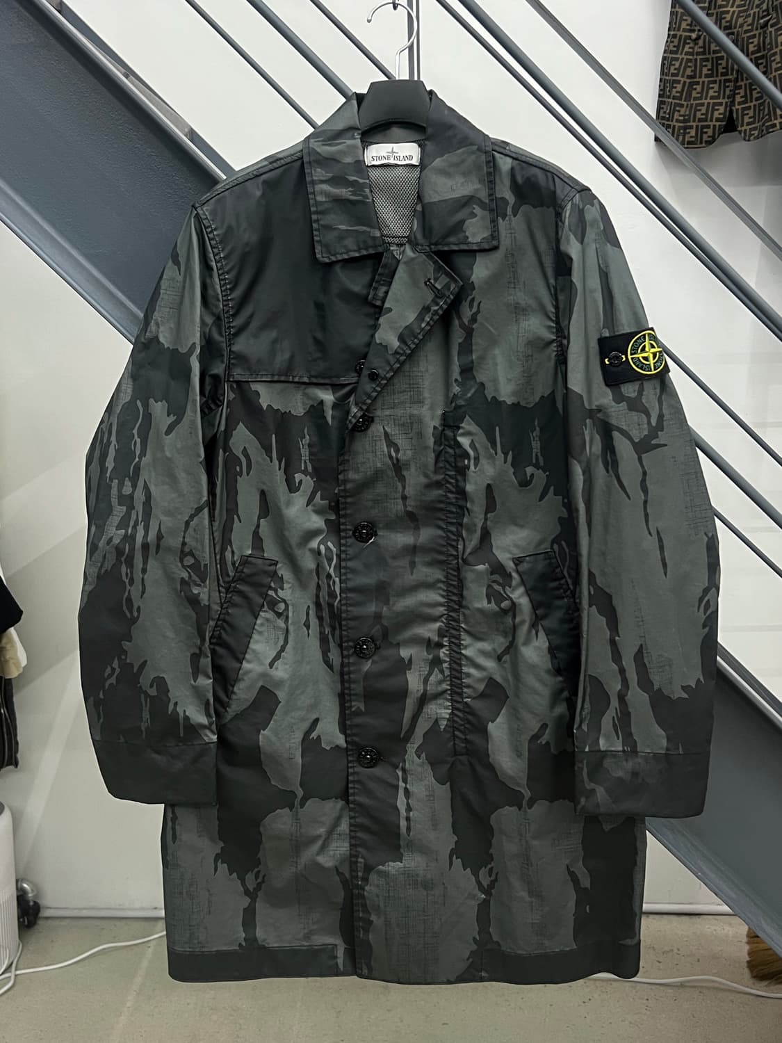 스톤아일랜드 15SS 라소 고마토 리버스 컬러 카모 트렌치 코트 상품이미지1