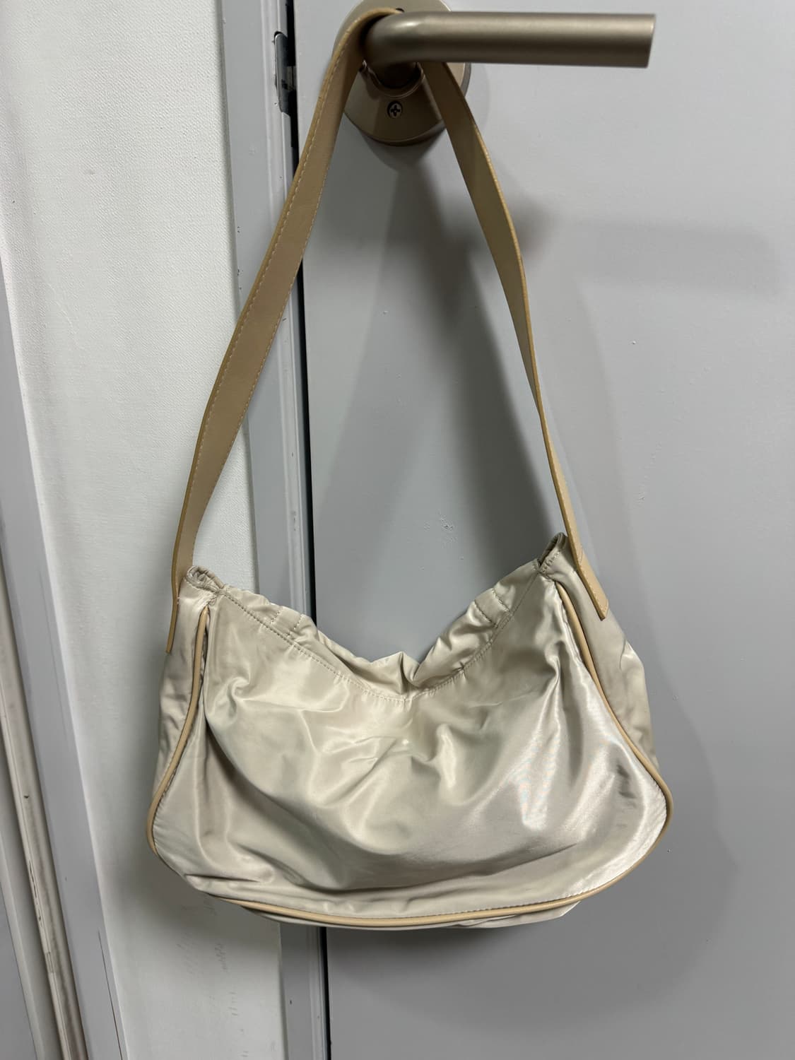 마뗑킴 버클백 아이보리 (사용감 많음 저렴) 상품이미지3