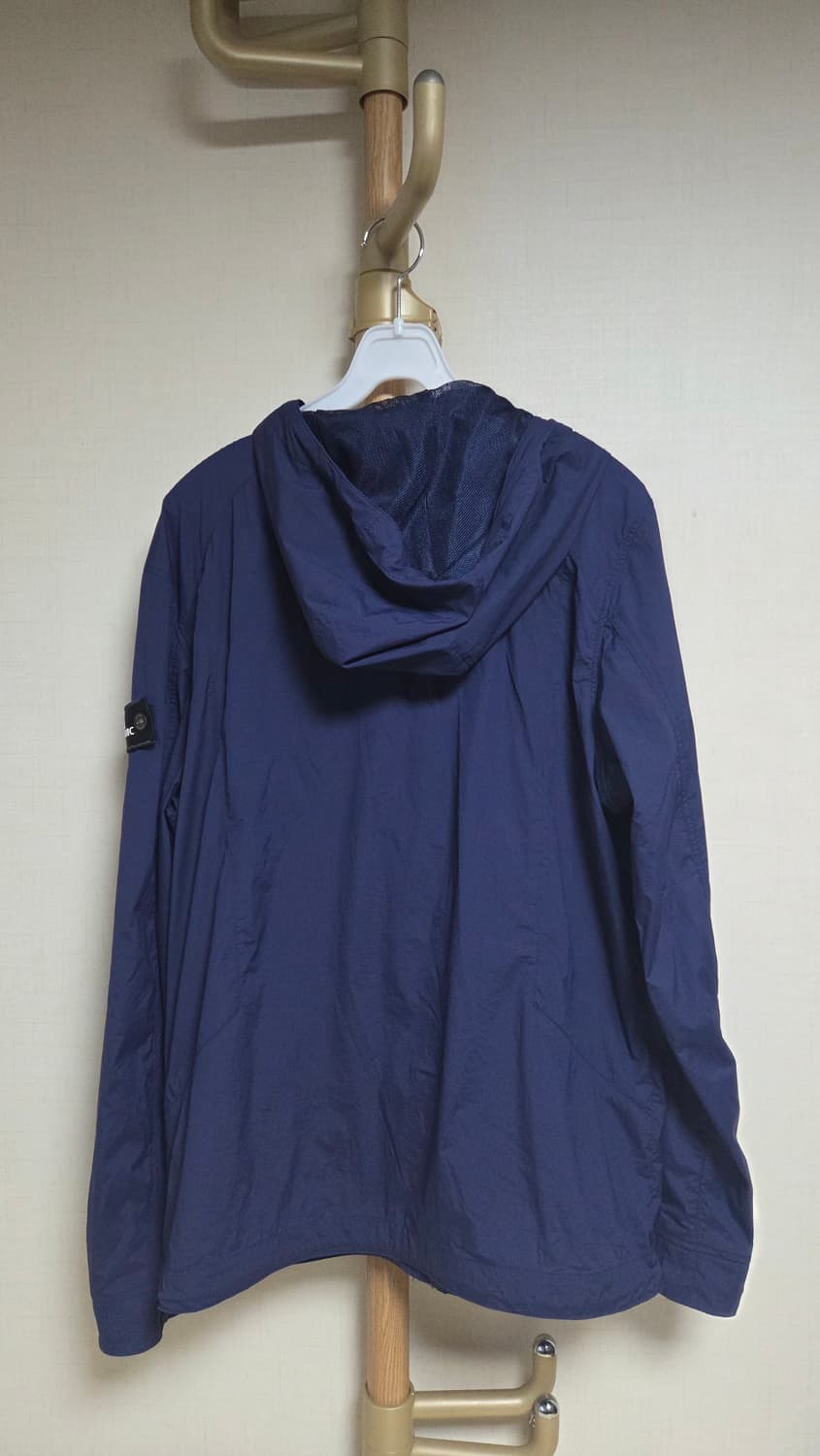 내셔널지오그래픽 네이비 바람막이  상품이미지2