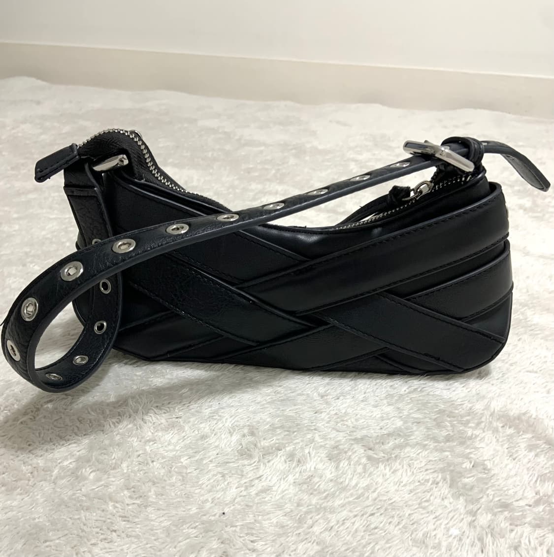 ZARA 블랙 포인트 디테일 가방 상품이미지3