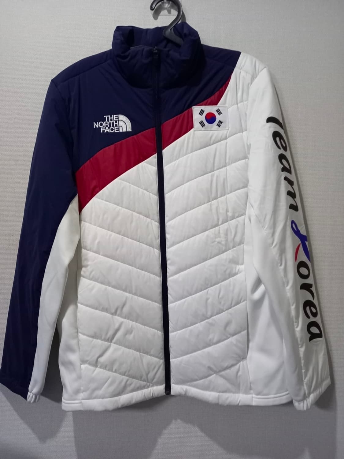 June님 예약입니다. 상품이미지1