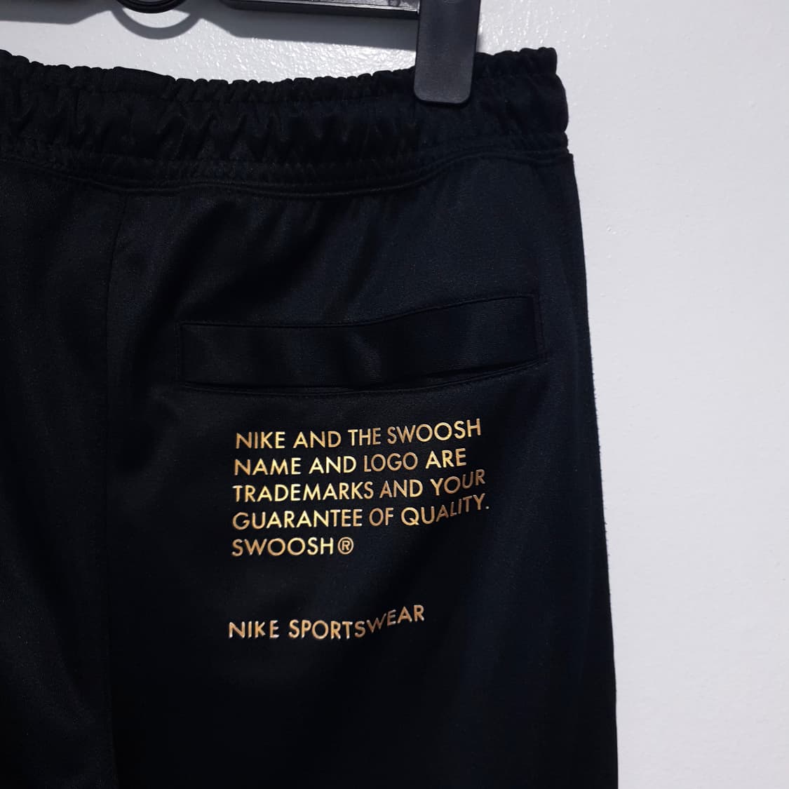 S) 나이키 NSW 신형 21fw 더블 스우시 폴리 트랙 팬츠 블랙 골드 상품이미지9