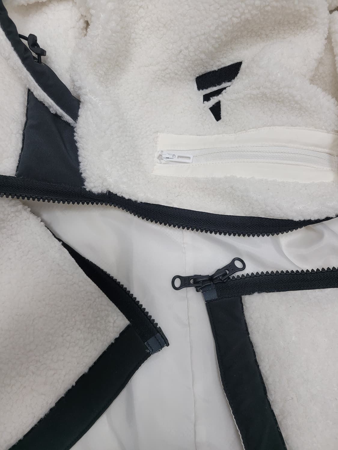 adidas 20FW 아디다스 어반 보아 후리스 세르파 롱 자켓 / S
 상품이미지5