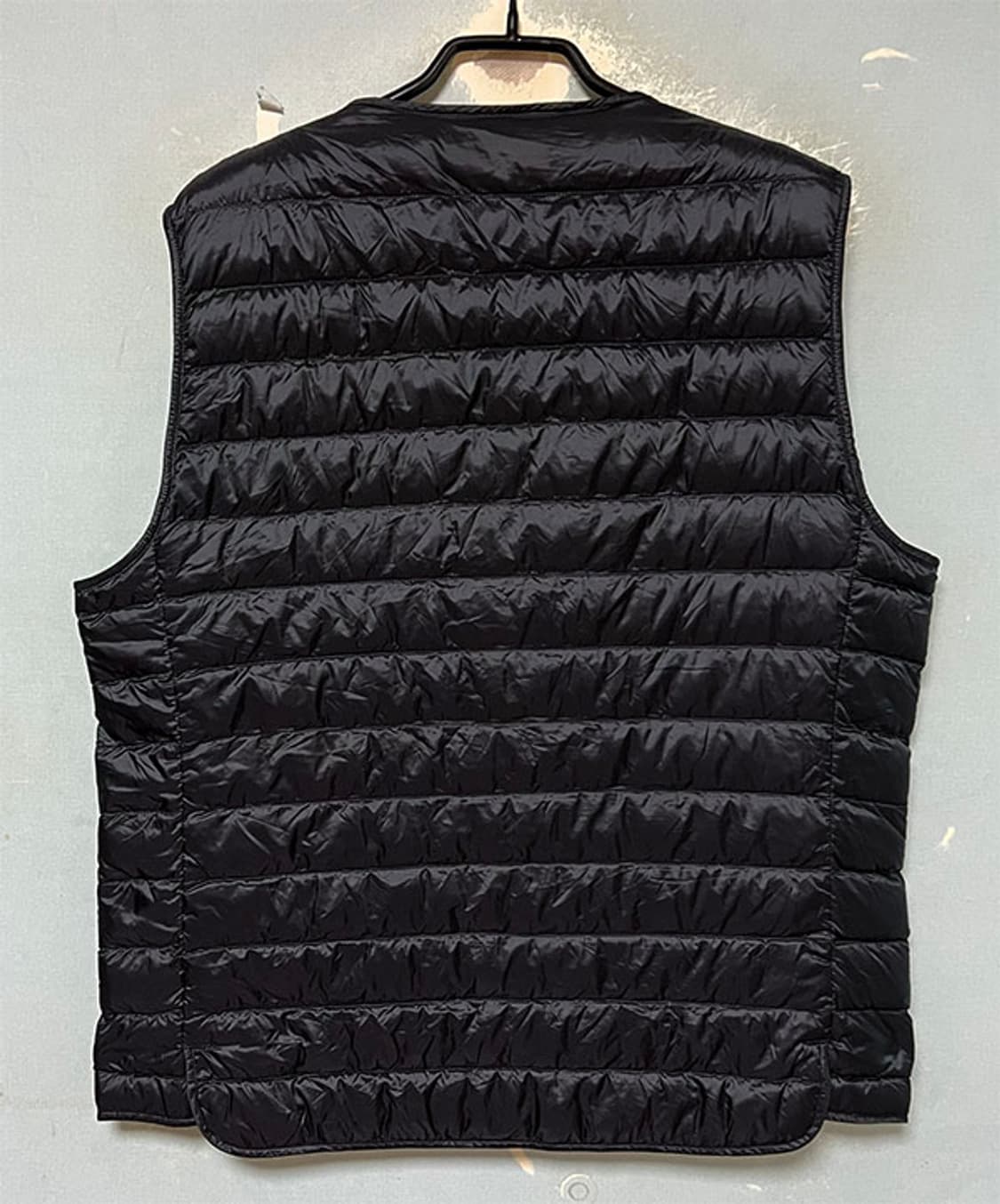 유니클로 남자 경량 패딩조끼 새상품 블랙 100-105 상품이미지2