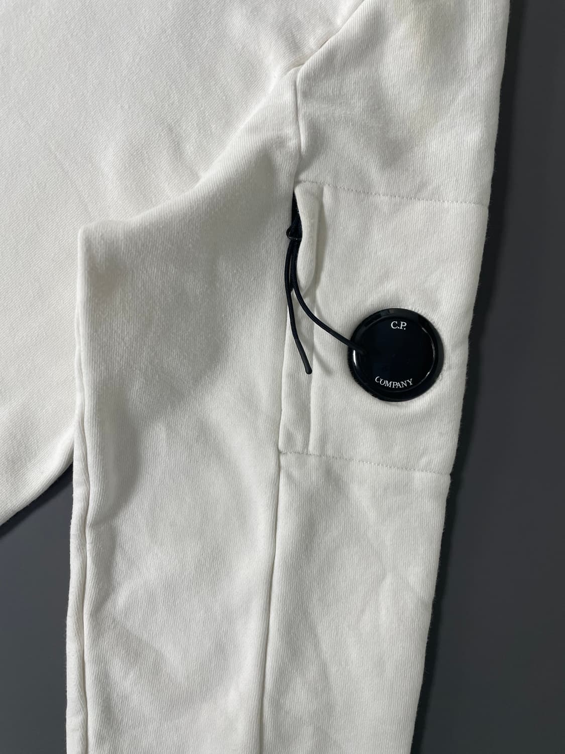 CP컴퍼니 다이애그널 레이즈 크루넥 렌즈 맨투맨 스웨트셔츠 상품이미지6