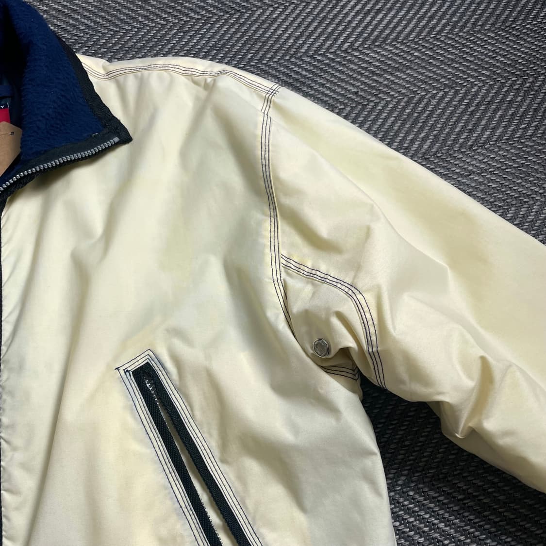 00s 타미힐피거 올드스쿨 빅로고 스티치 디테일 박시핏 점퍼o 4722 상품이미지3