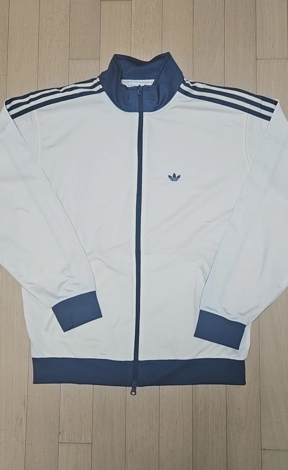 아디다스 트랙탑 S 사이즈 크림화이트 상품이미지2