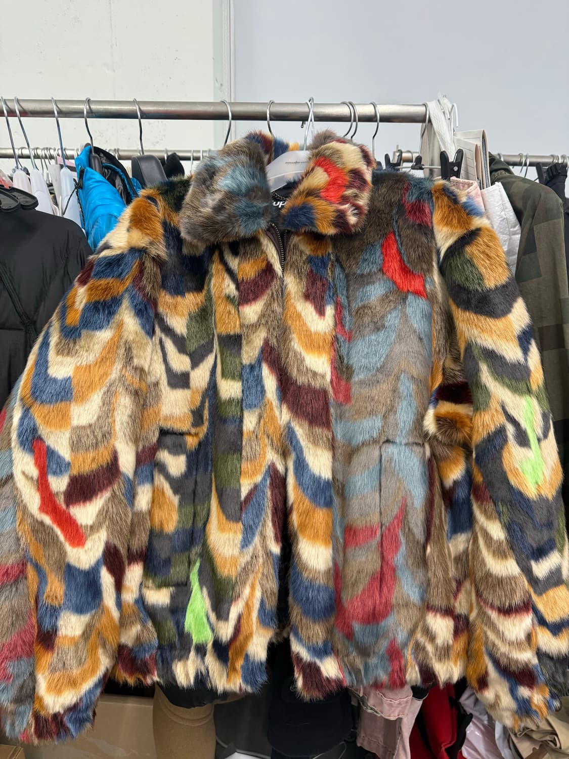 Supreme Faux Fur Bomber Jacket Multi 상품이미지1