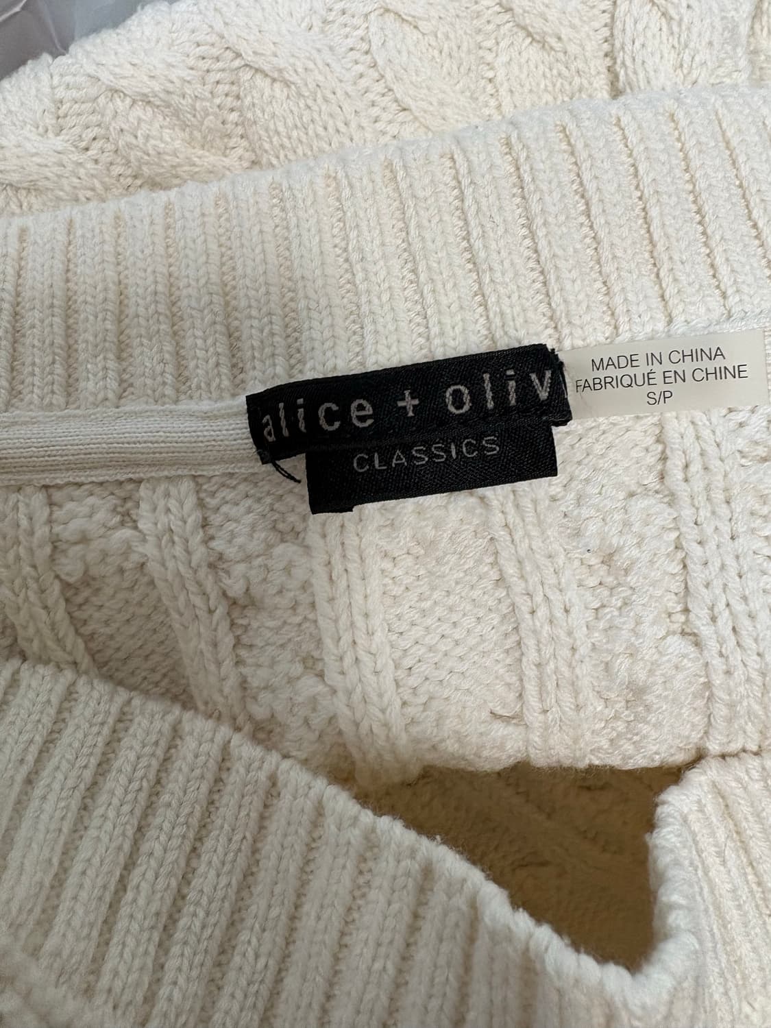 [상태좋음]ALICE + OLIVIA 아이보리 오프숄더 니트 S 상품이미지10