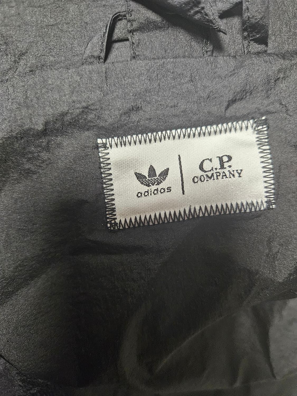 CP컴퍼니 x 아디다스 익스플로러 자켓 M (실측 L) 상품이미지4