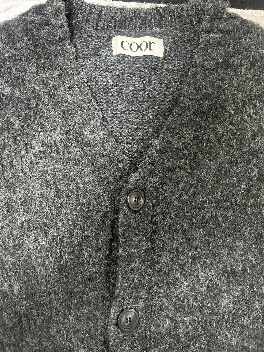 쿠어 헤어리 V넥 가디건 상품이미지3