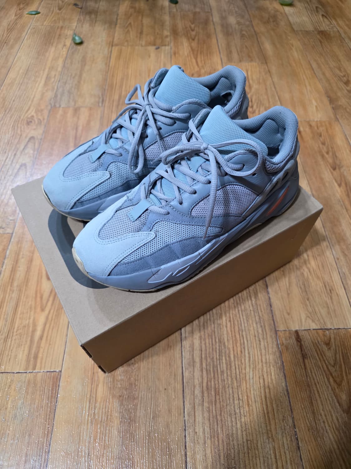 아디다스 이지부스트700 이너시아[280] 상품이미지1