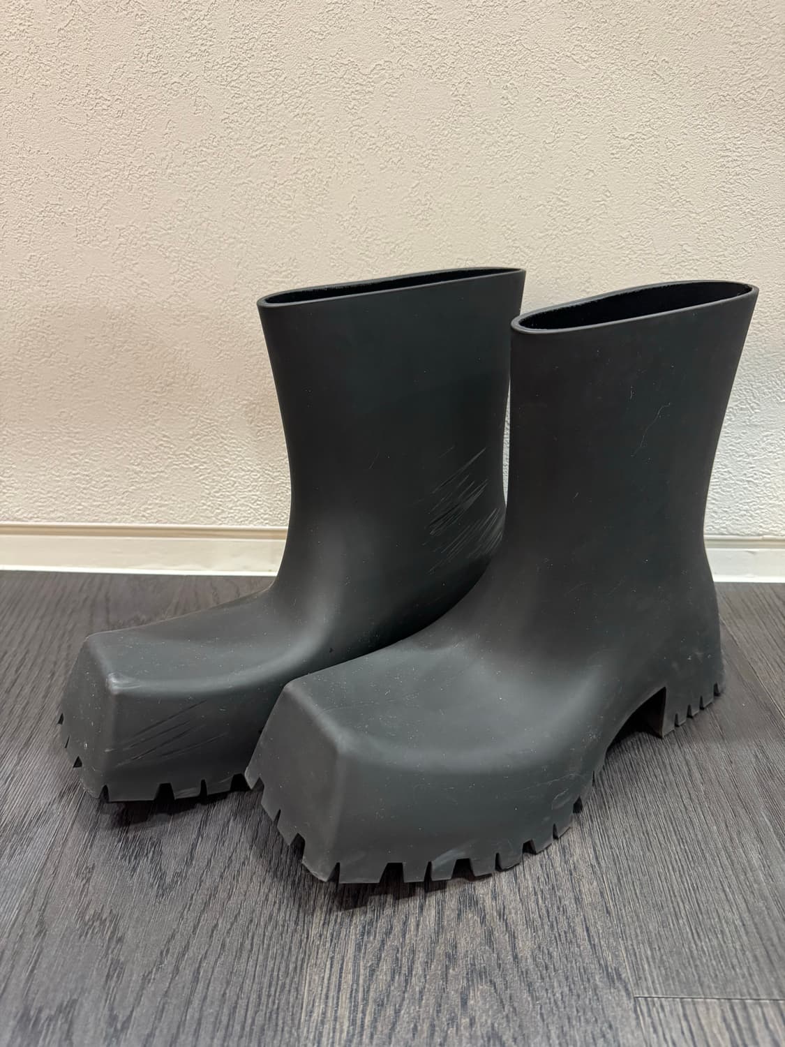 발렌시아가 트루퍼 42 상품이미지1