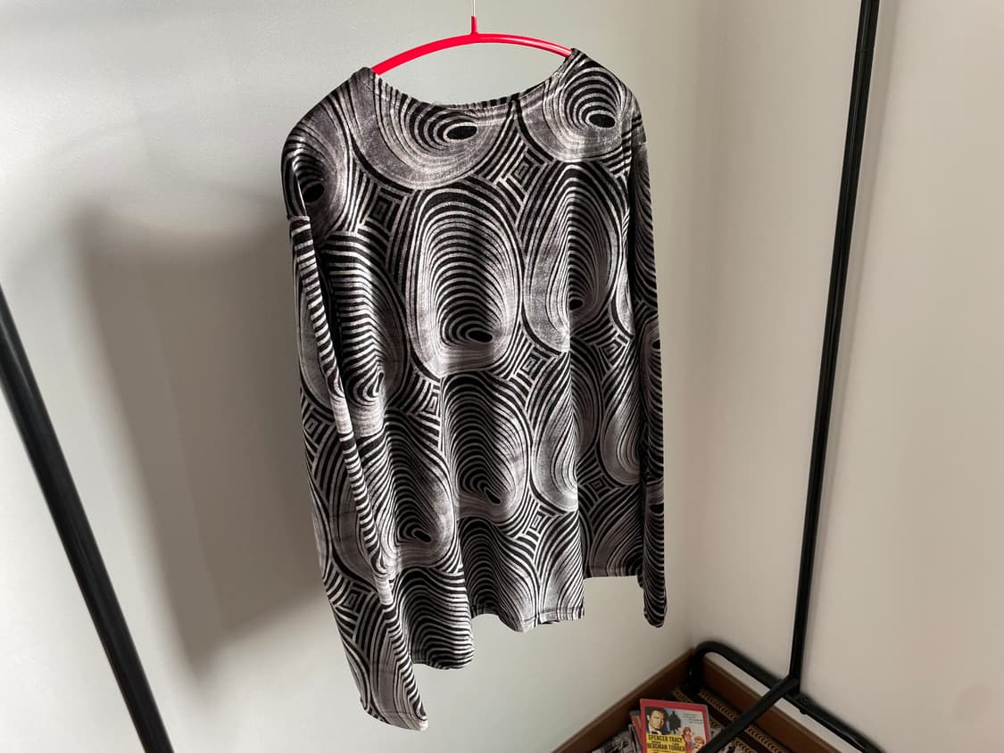 Patterned long sleeve 상품이미지1