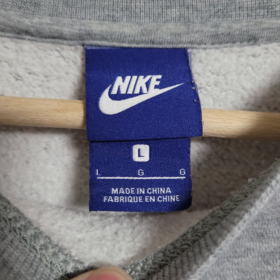 (L) NIKE 나이키 스우시 맨투맨 그레이 약기모 상품이미지2