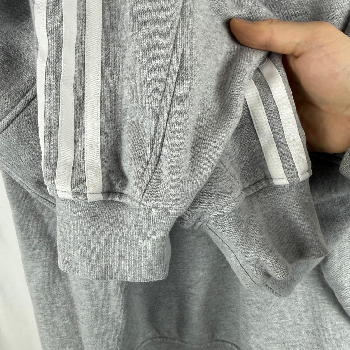 XL) 아디다스 오리지날 오버핏 삼선 스웻 맨투맨 그레이 상품이미지4