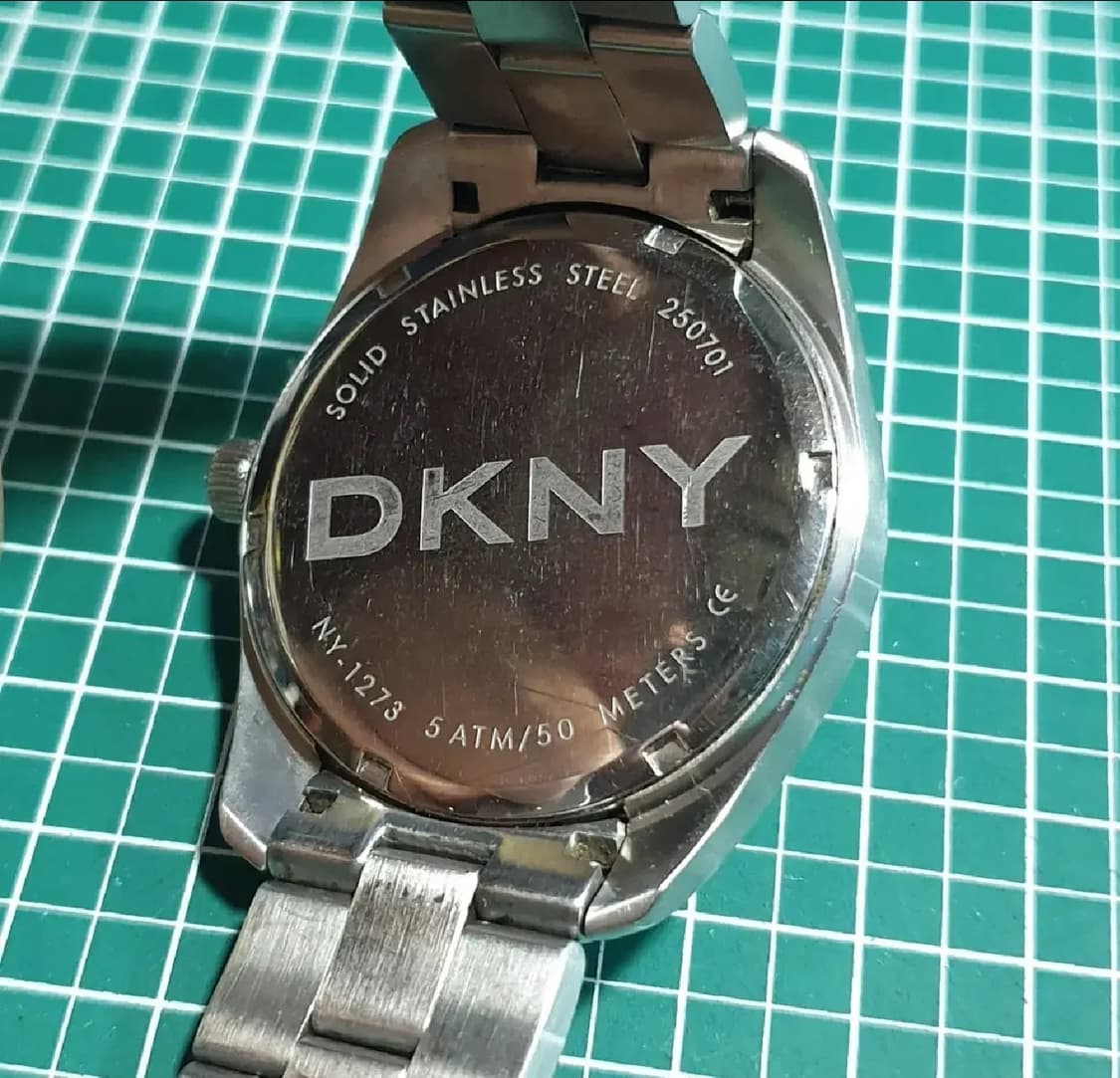 DKNY NY1273 화이트 스틸
모더니스트 클래식 시계 상품이미지6