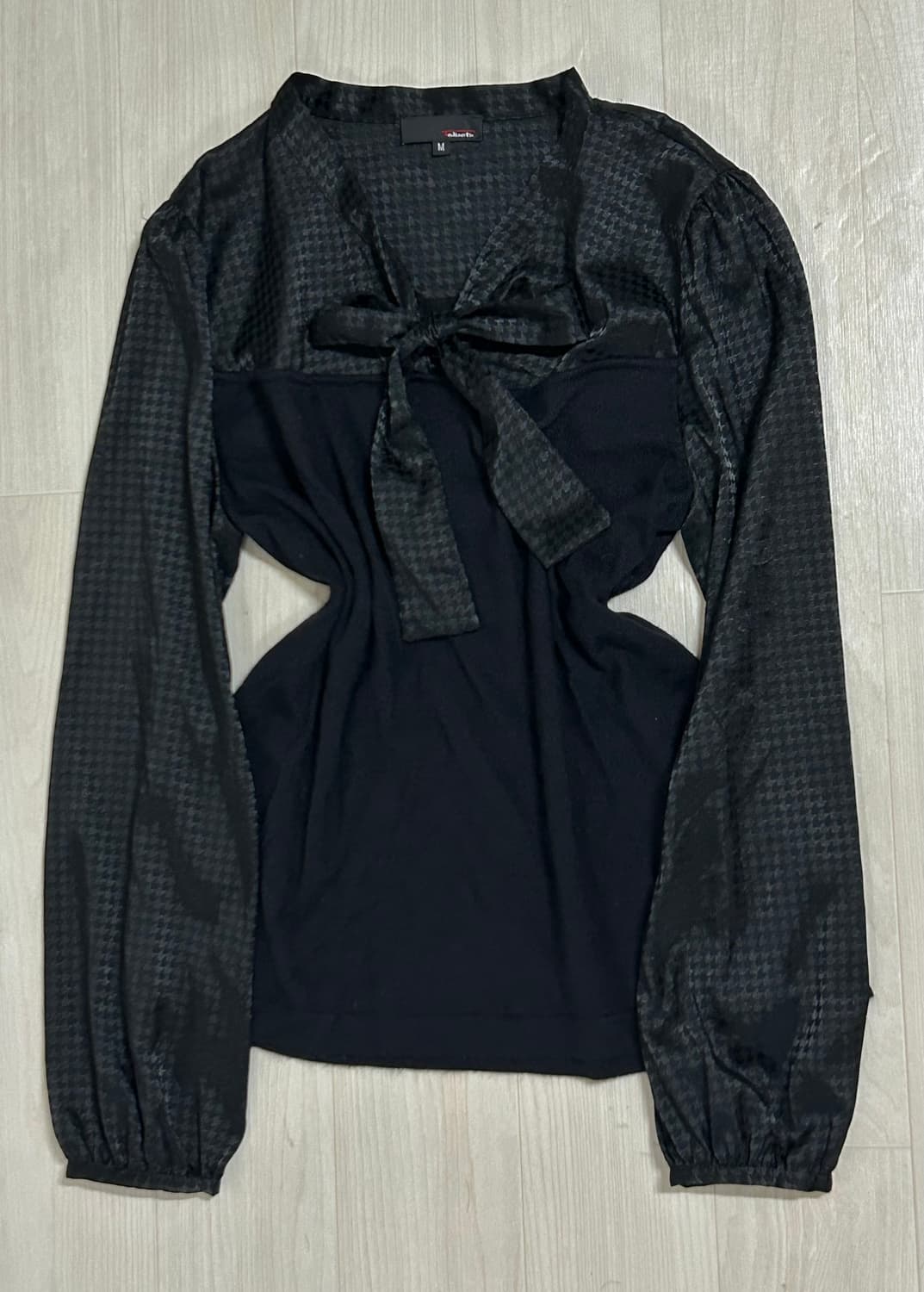 하운드투스 새틴 리본 블라우스 공겜여주 고스 고딕 상품이미지1