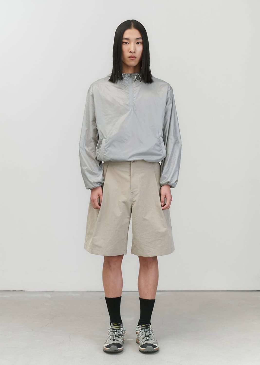 아모멘토 GLOSSY NYLON HALF ZIP-UP  (실버 / L) 상품이미지1