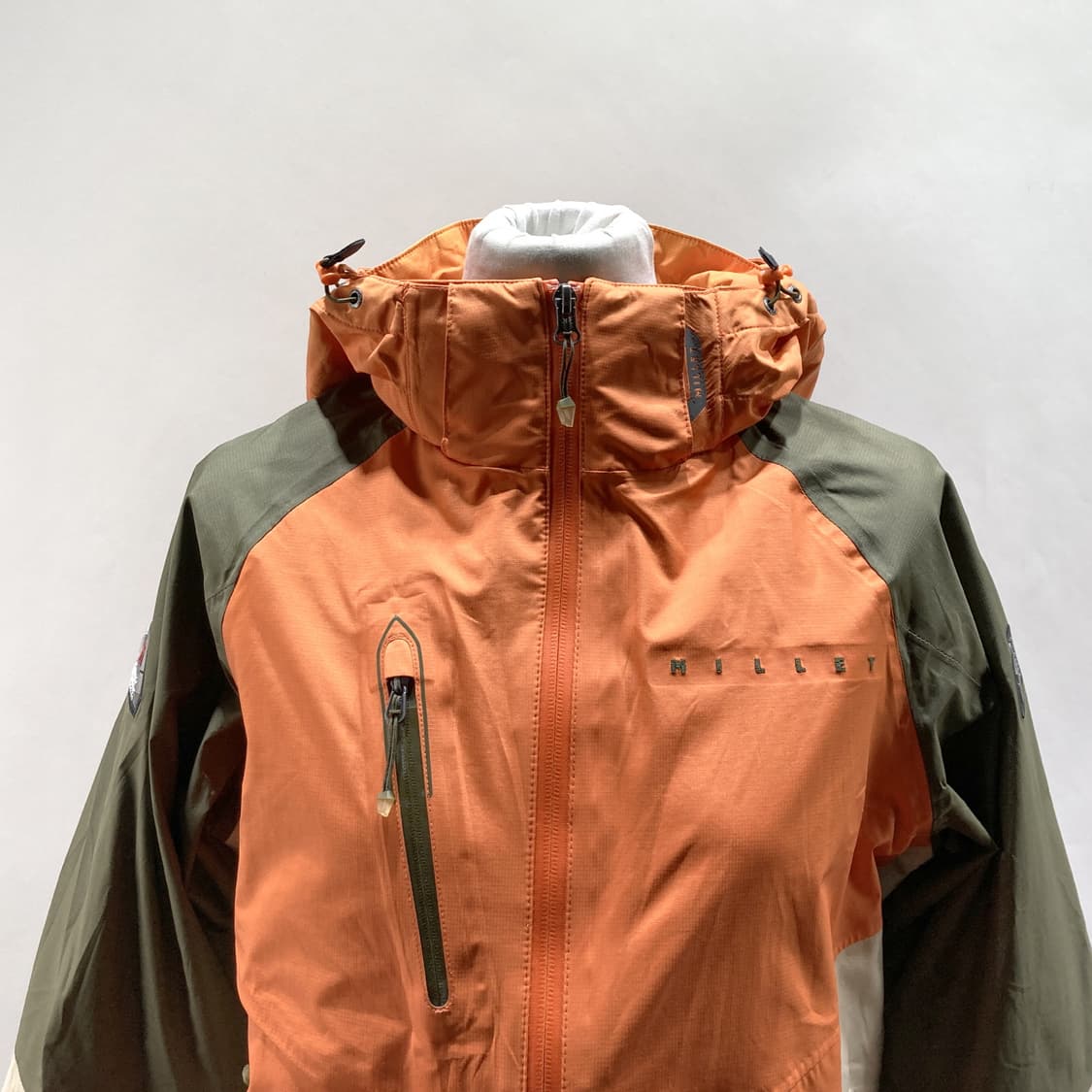 밀레 여성바람막이자켓 후드탈부착 90  상품이미지2