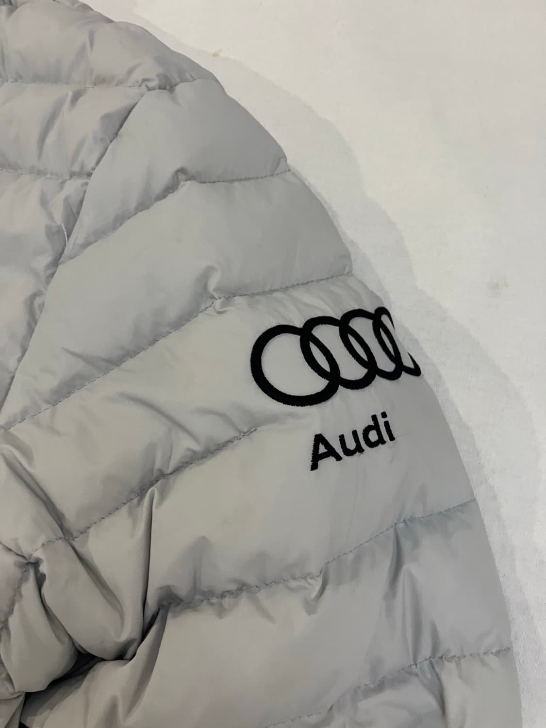 데상트 스위스 스키 구스다운 경량패딩 라이트 그레이 상품이미지3