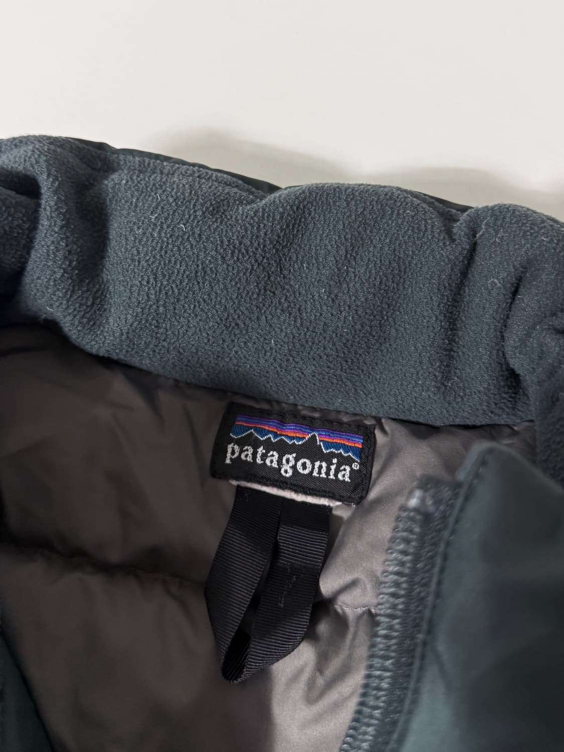 파타고니아 루즈핏 08's 딥그린 스텔스 다운 자켓 상품이미지8