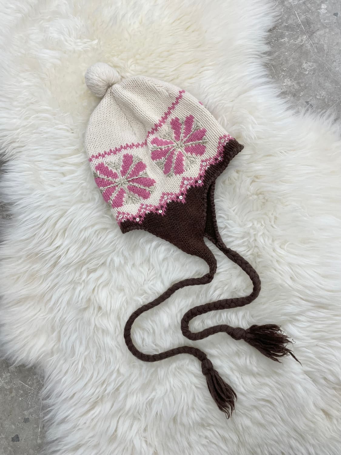 초코딸기 노르딕 방울 이어플랩 비니 상품이미지4