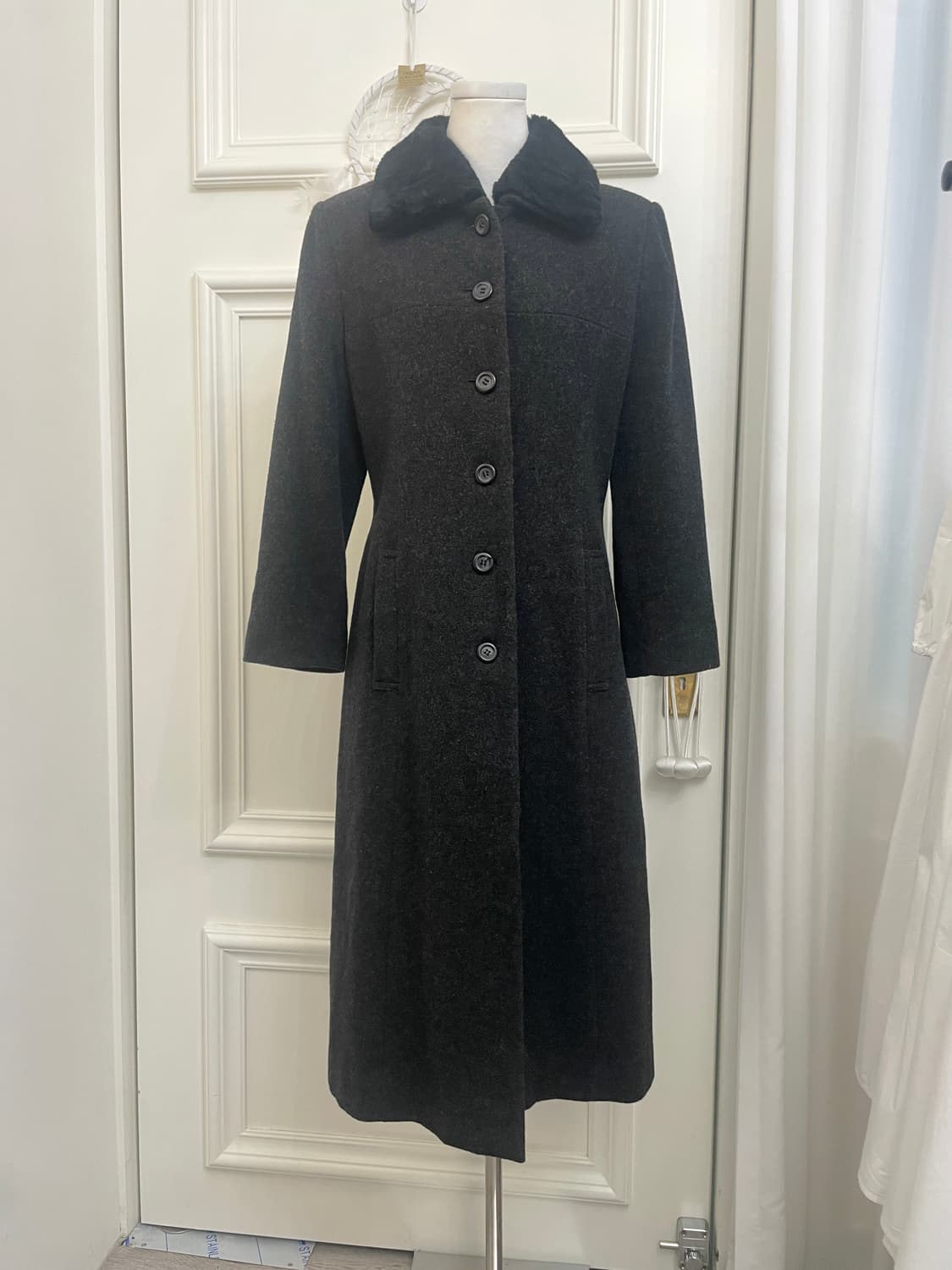 black wool back belt point long coat 상품이미지1