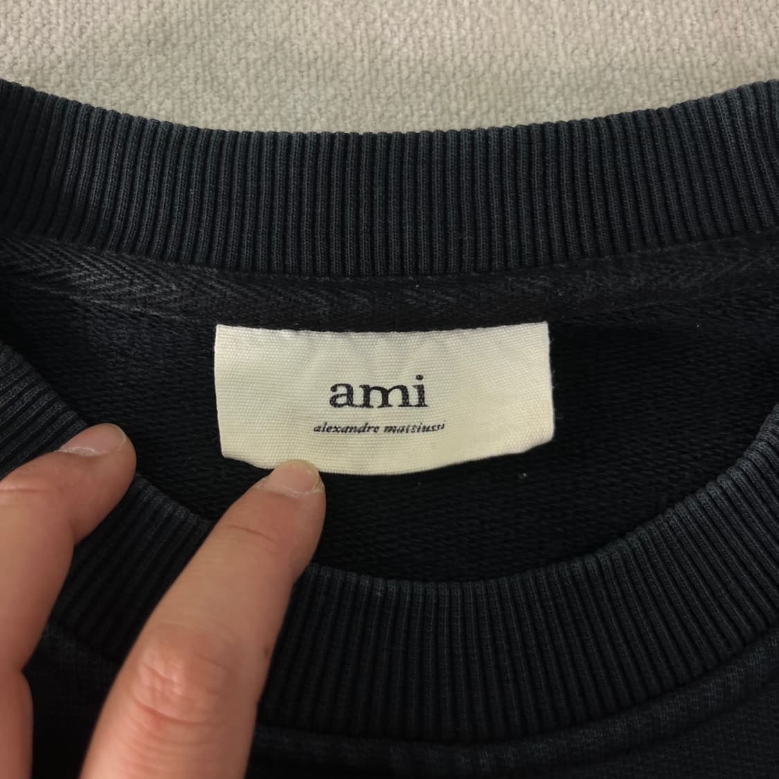 100 아미 22ss 스몰로고 맨투맨 상품이미지4