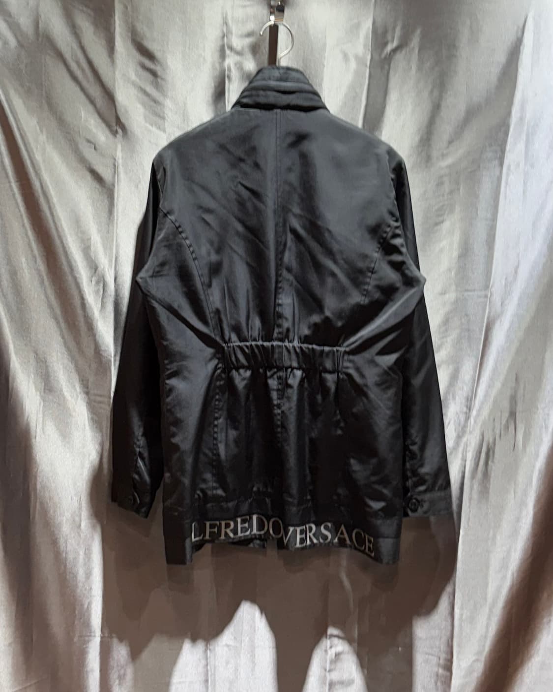 M 베르사체 써클로고 스펠링 나일론 자켓 상품이미지3