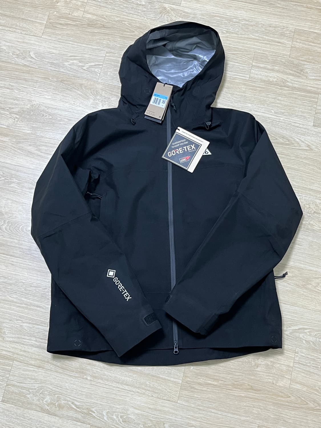 나이키 ACG 미저리 릿지 신형 고어텍스 자켓 블랙 아시아 팝니다. 상품이미지1