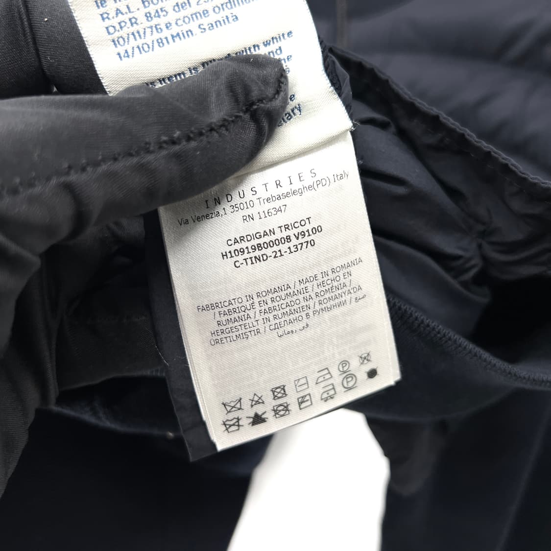 [M사이즈] 몽클레어 와펜 트리콧 니트패딩 네이비 상품이미지7