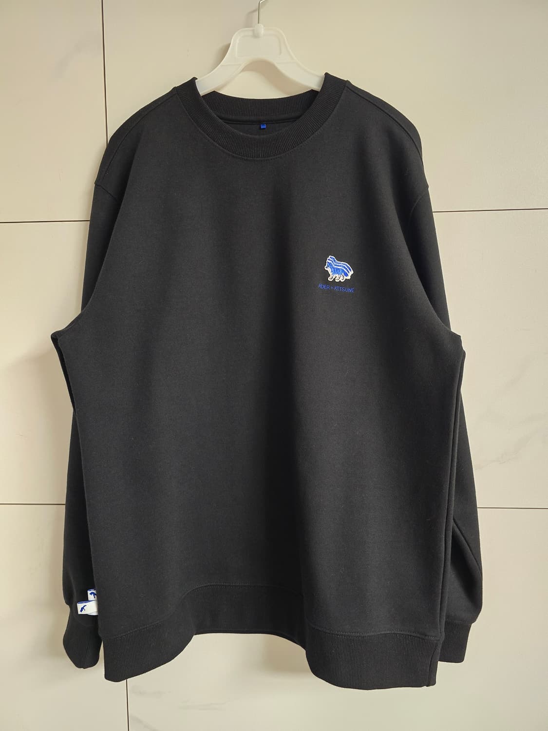 아더에러 x 메종키츠네 트리플 폭스 스웻 맨투맨(2, 블랙) 상품이미지1