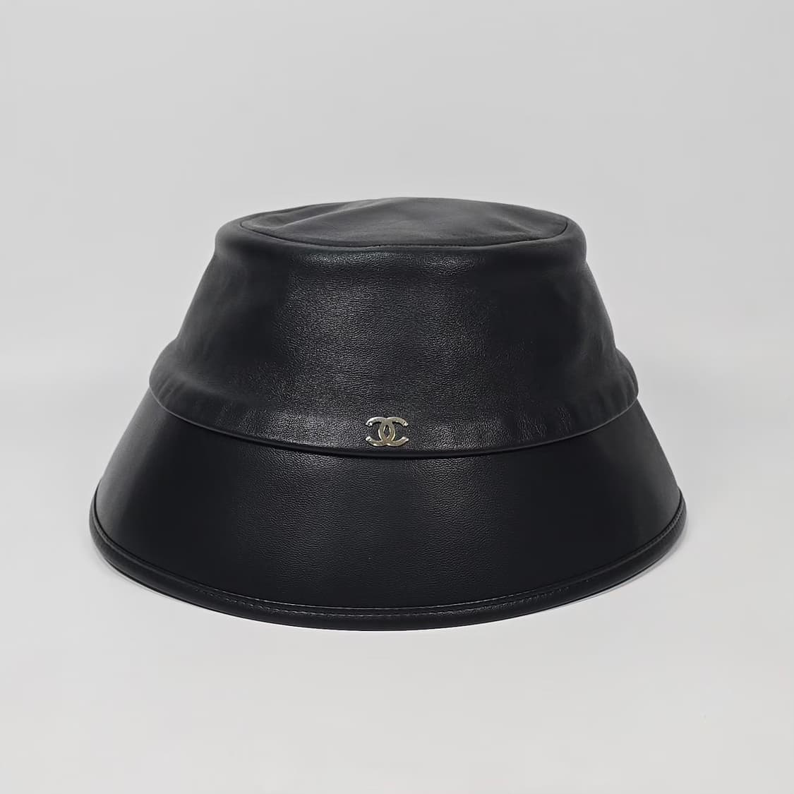 샤넬 CC 로고 가죽 버킷햇 ( L ) 상품이미지2