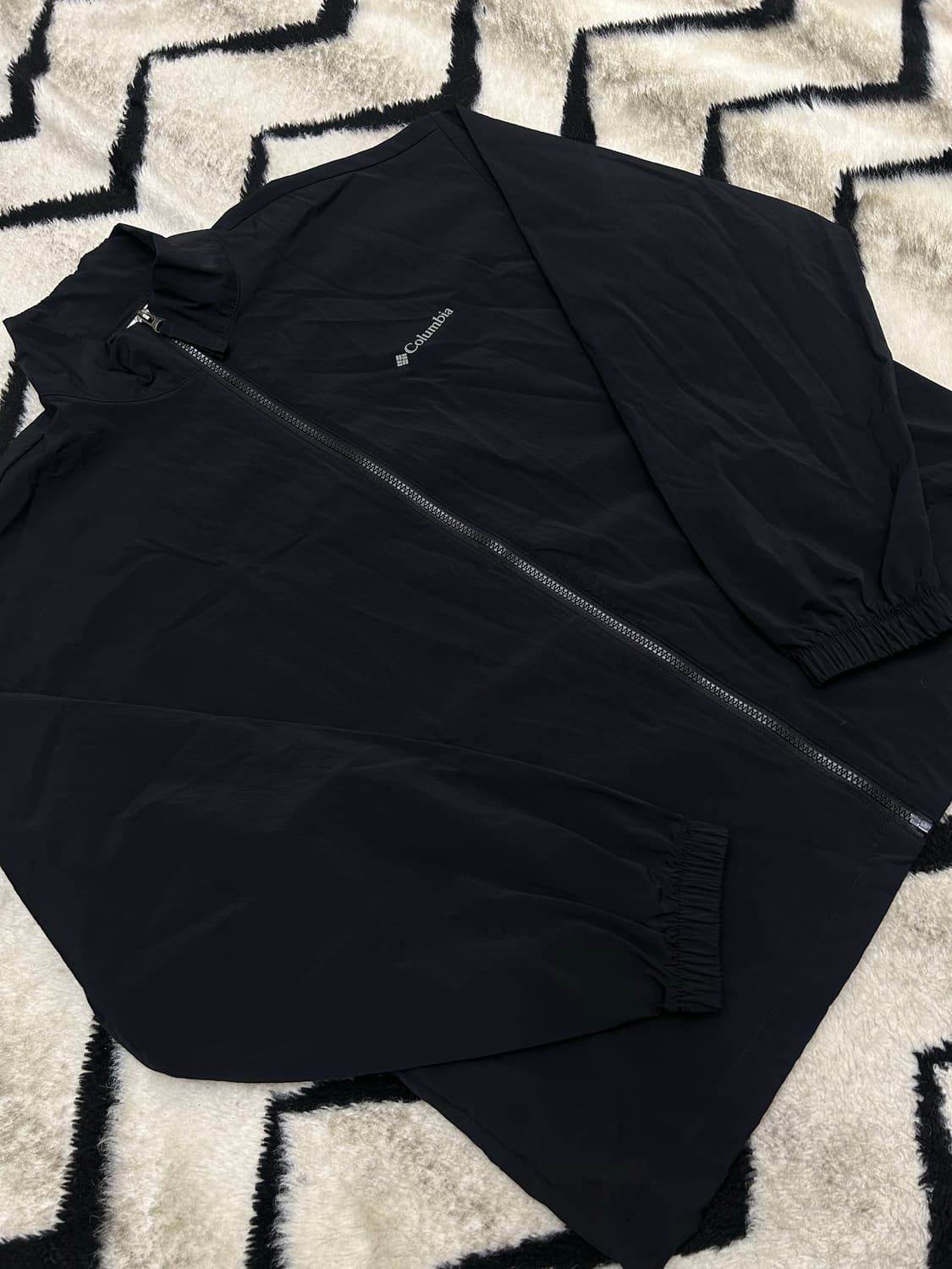 [L]컬럼비아 빅로고 우븐 바람막이/블랙 상품이미지4