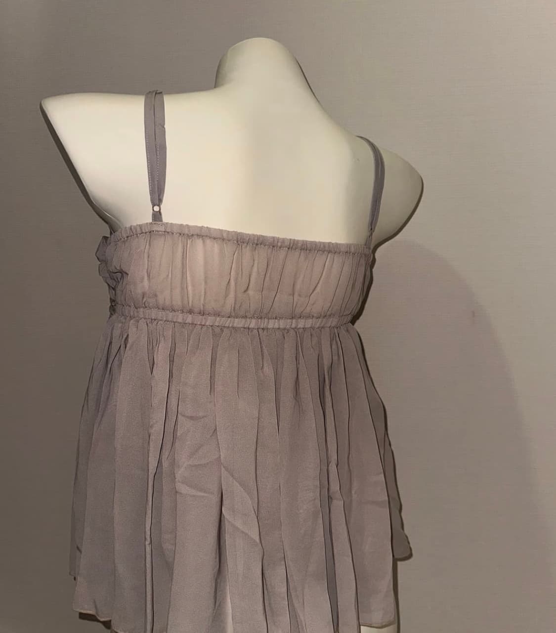 셔링 시스루 슬리브리스 쉬폰 끈나시 블라우스 상품이미지5