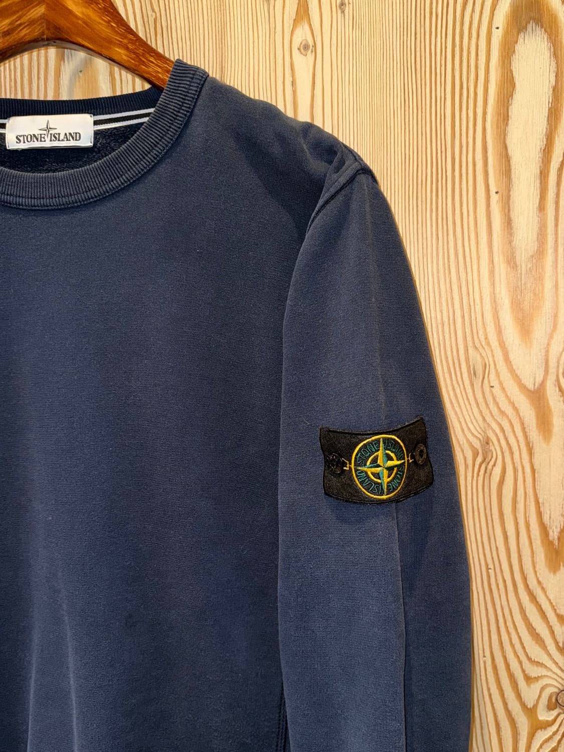 스톤아일랜드 나침반 패치 맨투맨 상품이미지2