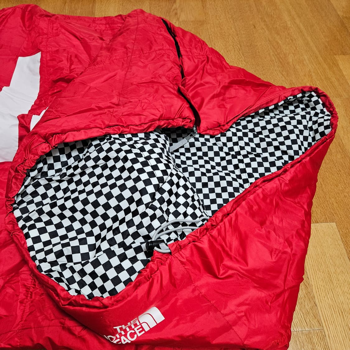 노스페이스x슈프림 겨울 침낭 1인용 상품이미지4