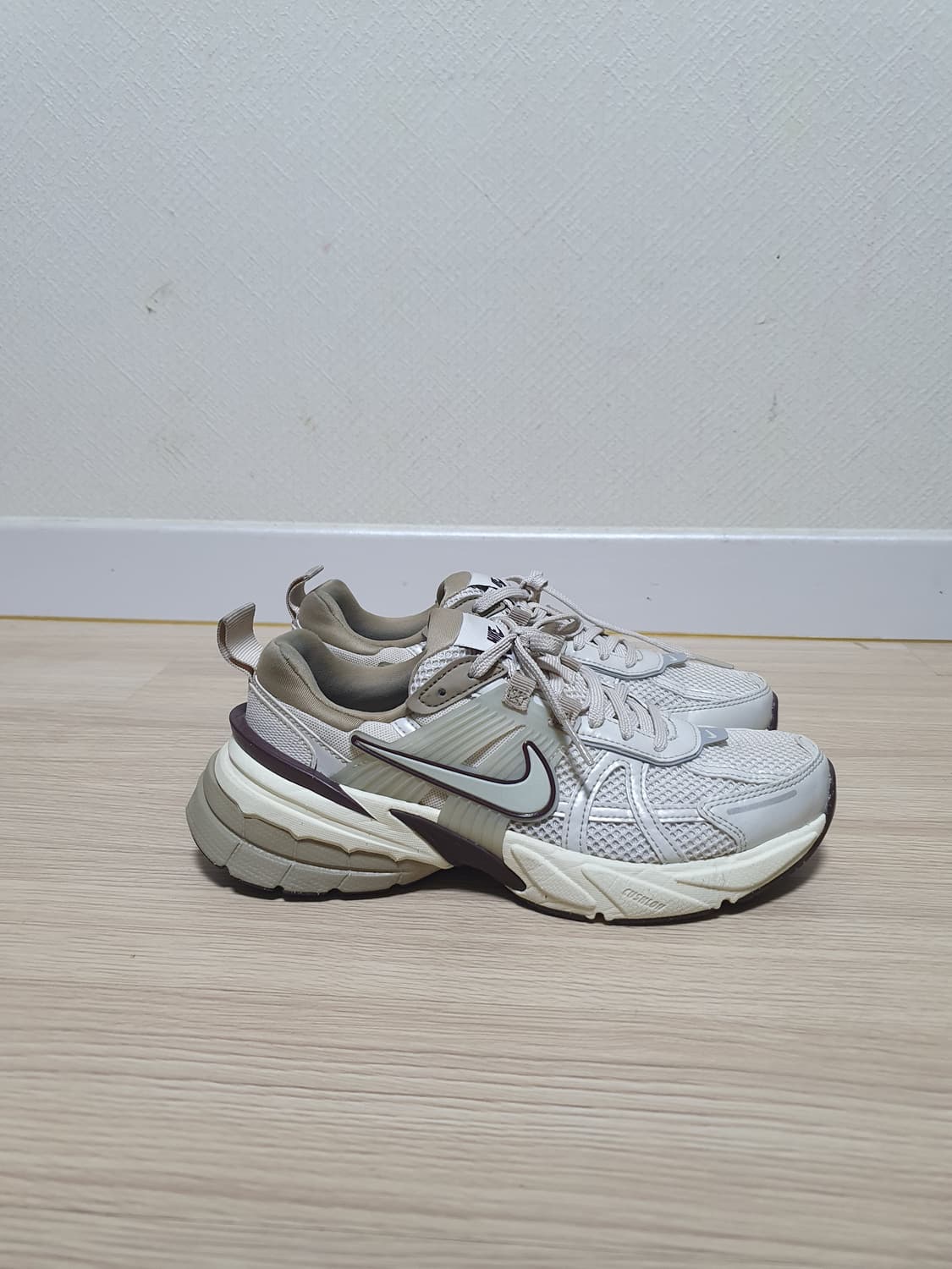 나이키 v2k 런 운동화 240 상품이미지1