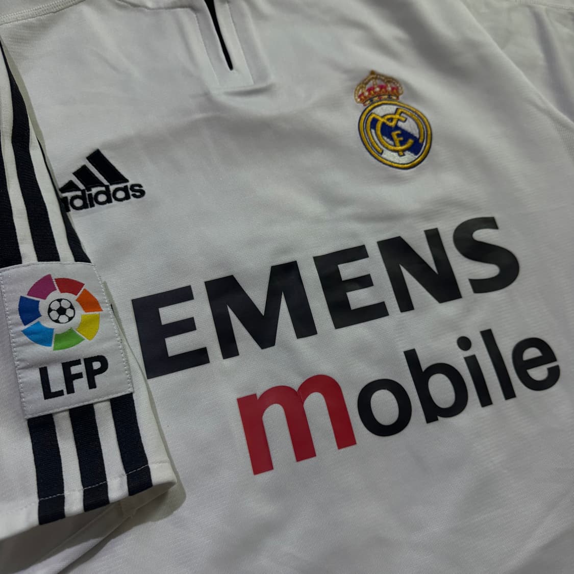 03-04 아디다스 레알 마드리드 NO.10 루이스 피구 홈 유니폼  상품이미지7