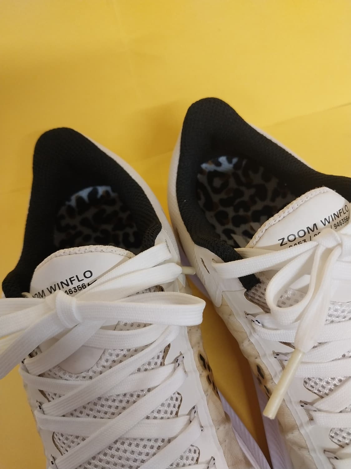 여성 나이키 윈플로8 프리미엄 화이트 레오파드 런닝화, 운동화 (235) 상품이미지5