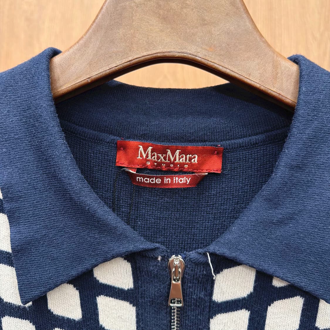 막스마라 니트 롱원피스 반팔 카라 집업 스퀘어 체크 패턴 디테일 네이비 상품이미지6