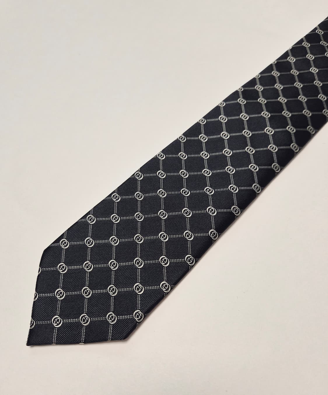 구찌 블랙 로고플레이 넥타이 상품이미지5