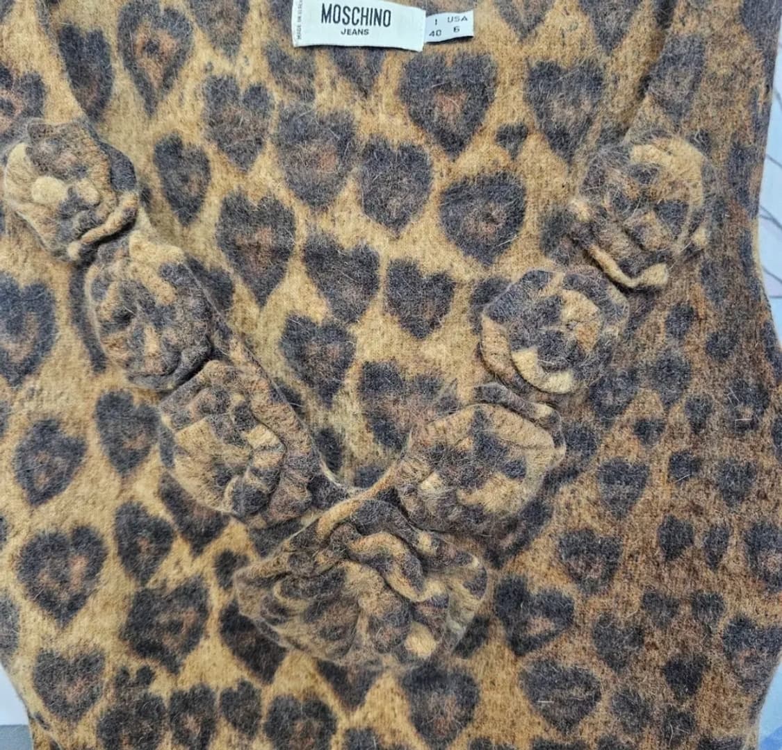 MOSCHINO 모스키노 하트 레오파드 슬리브리스 상품이미지3