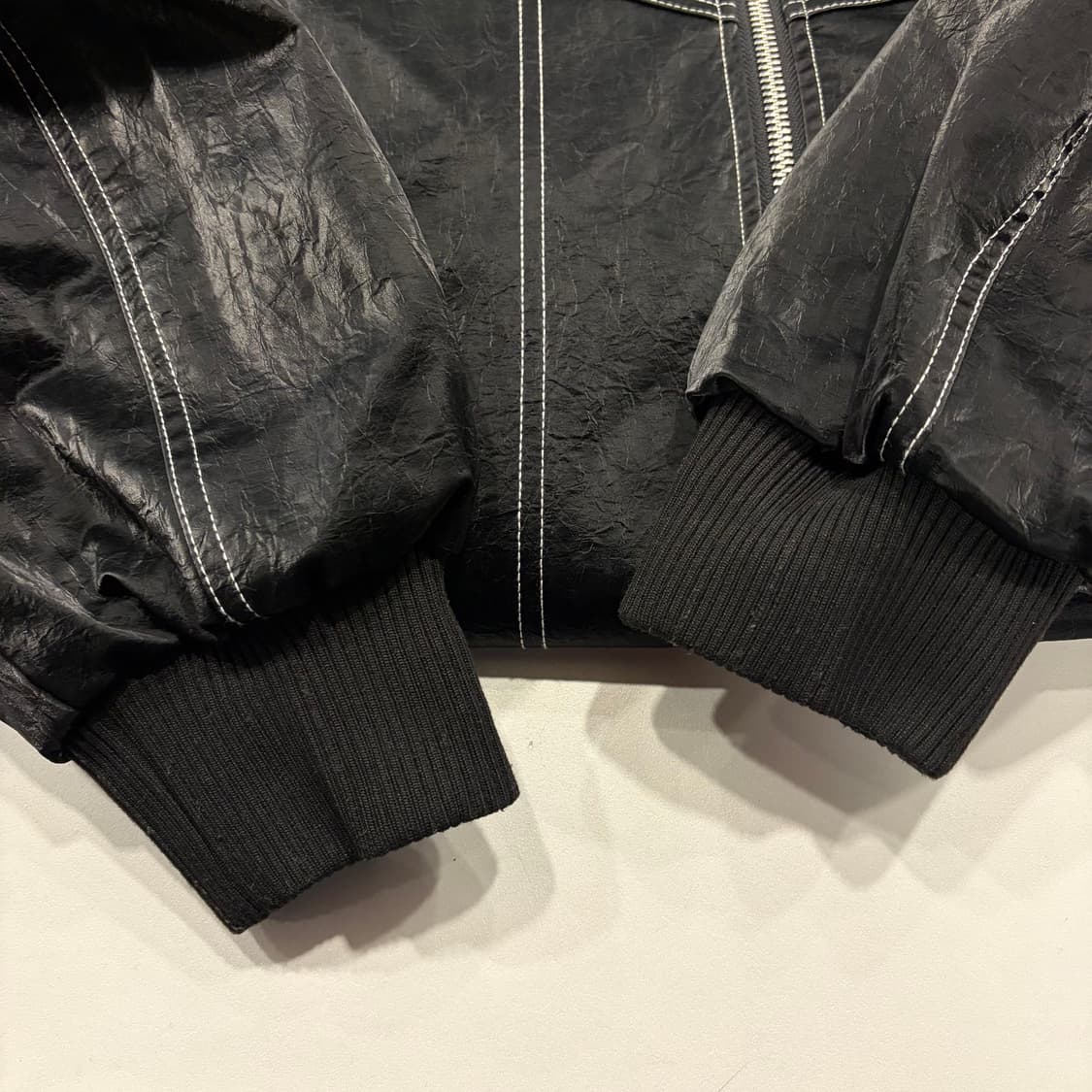 OWN 블랙 스티치 크링클 봄버 자켓 B286 상품이미지6