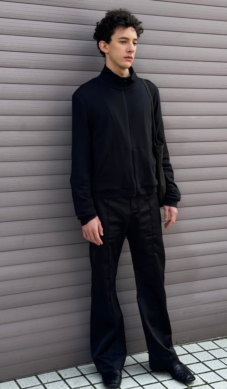 머듈 넥 집업 블랙 1사이즈 상품이미지3