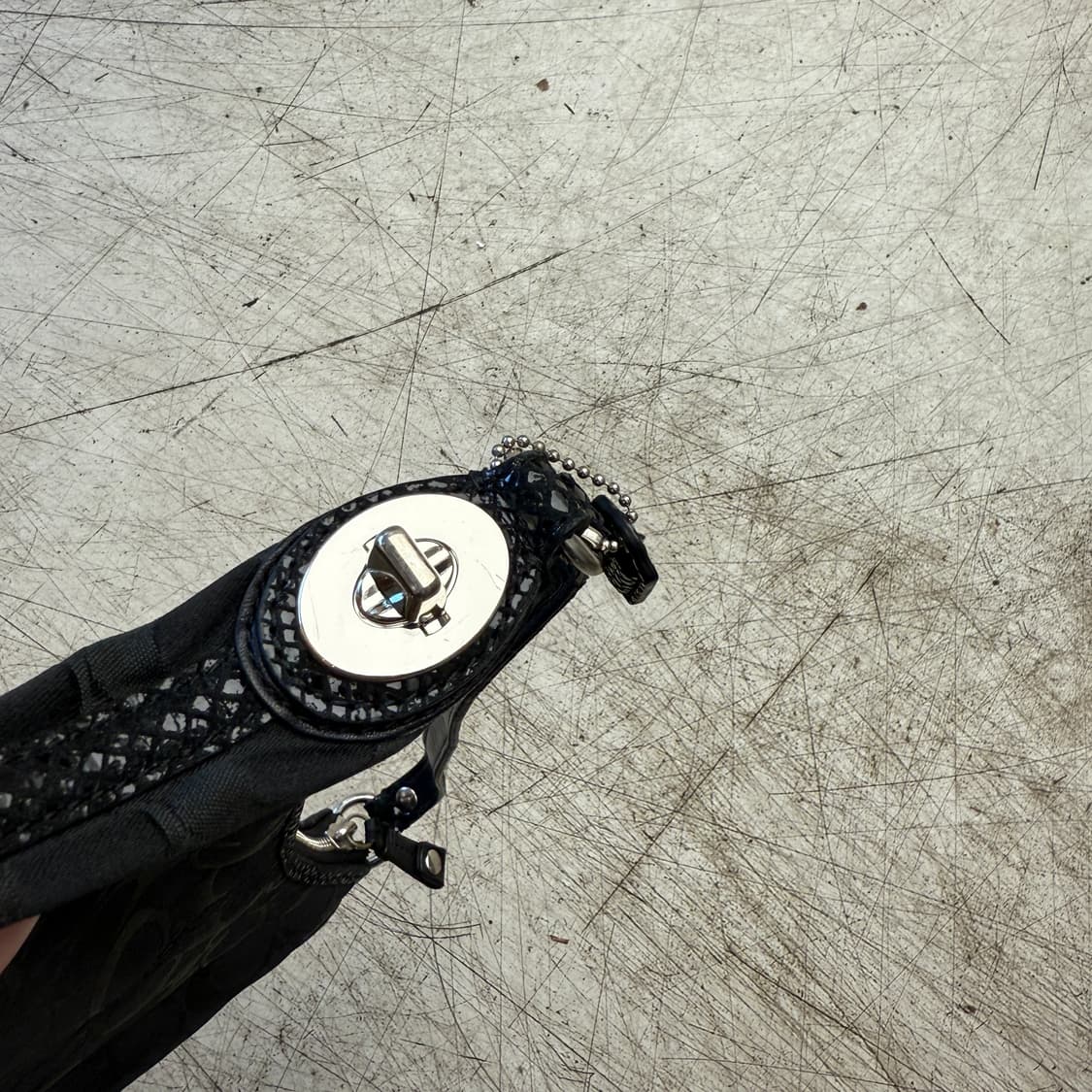 코치 블랙 시그니처 패턴 숄더백 상품이미지2