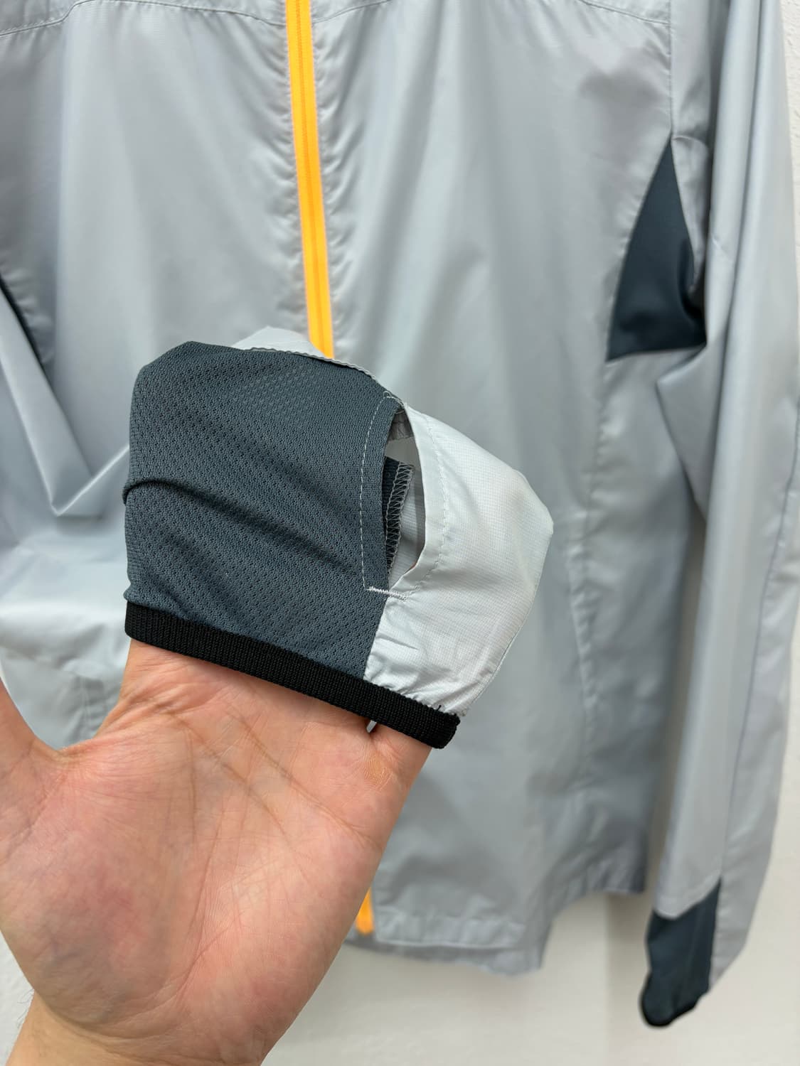 아디다스 클라이머  프루프 라이트 그레이 윈드브레이커 자켓 상품이미지6